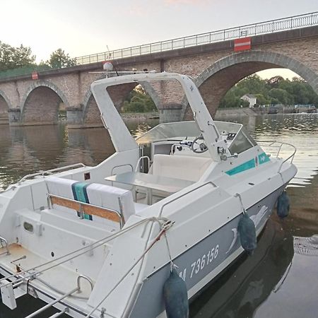 Bateau-Gite Sur Le Halage De La Mayenne L'Huisserie Экстерьер фото