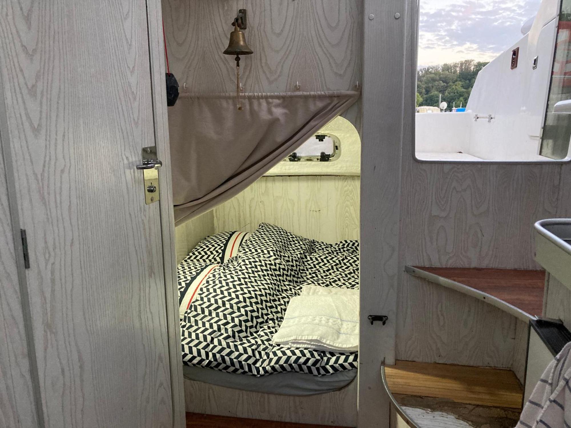 Bateau-Gite Sur Le Halage De La Mayenne L'Huisserie Экстерьер фото